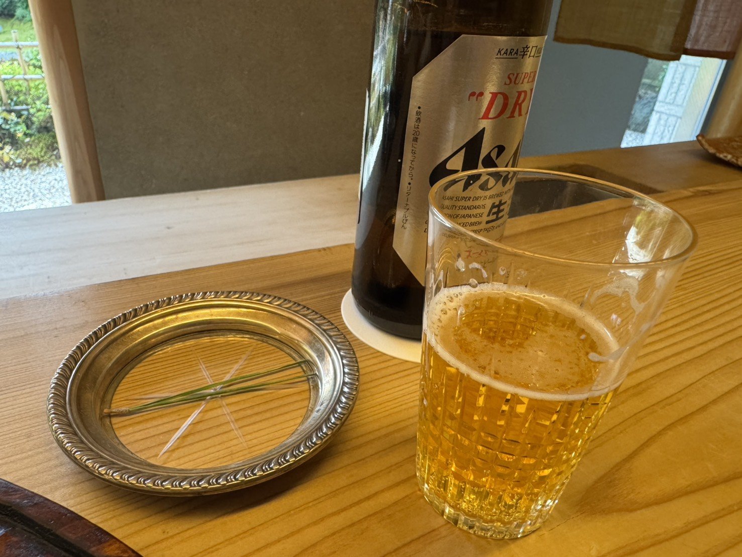 京都．東山緒方 | 迎賓飲料和松葉托杯